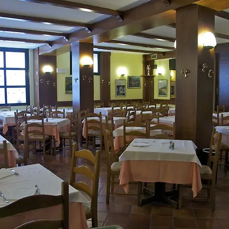 Hotel 900